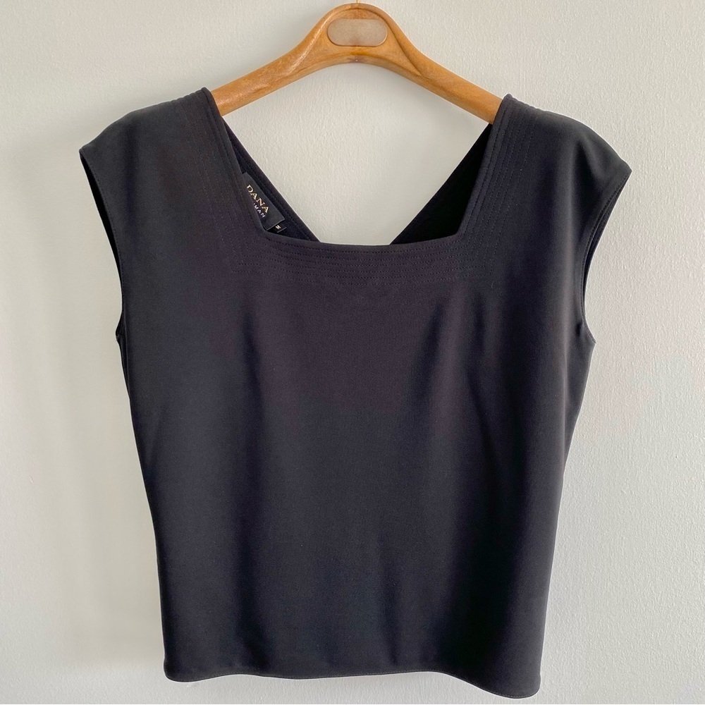 Dana Buchman Cap Sleeve Black Top Size Medium